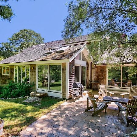 Hillside Oak Villa Chilmark Exterior photo